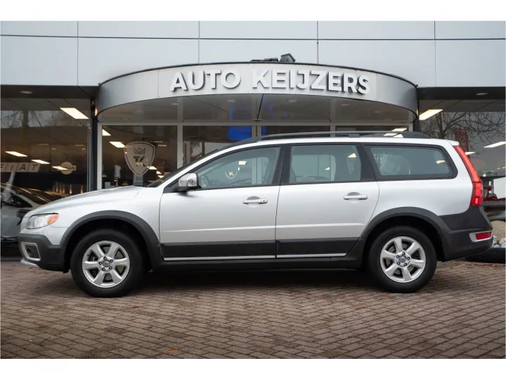 Volvo XC70 2.4 D5 Kinetic  Image 3